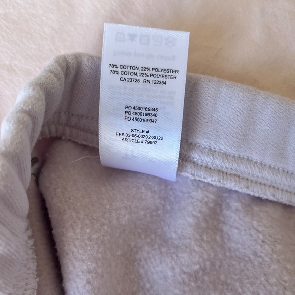 Aritzia Tna⎜COZY FLEECE PERFECT HI-RISE 3" SWEATSHORT⎜GREY LILAC - Picture 13 of 16